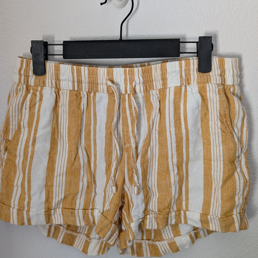 Old Navy Yellow and White Cargo Shorts Relaxed Fit